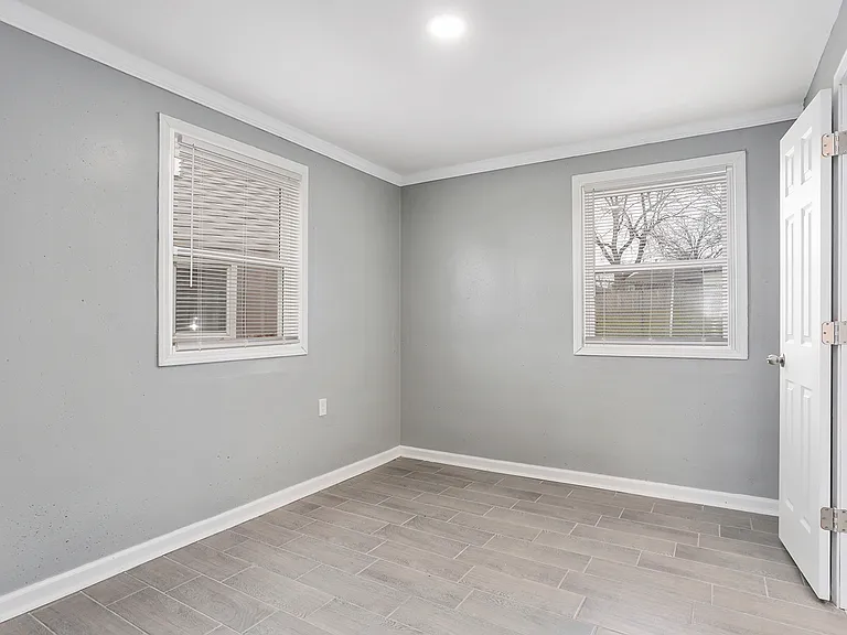 1306 SW 3rd St — Photo 15