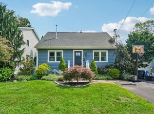 122 Maplewood Ave, Wayne, NJ 07470
