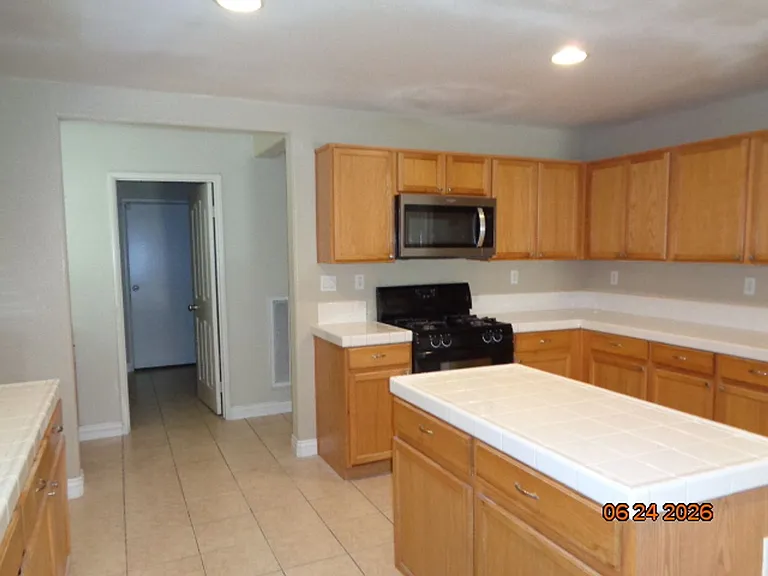 2064 W Avenue K #6 — Photo 10
