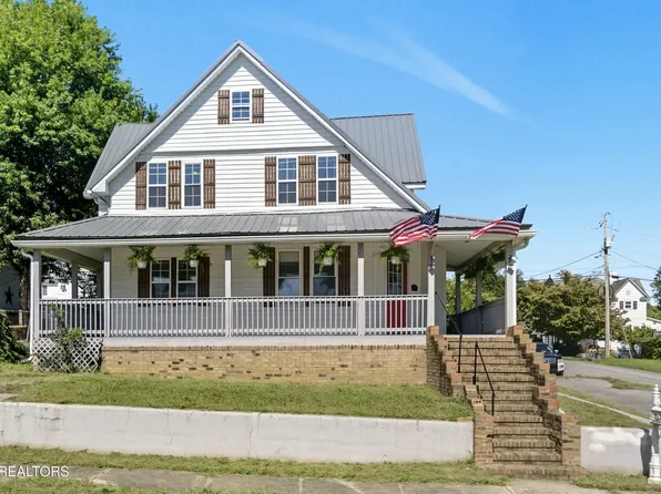 402 Byrd Ave, Harriman, TN 37748