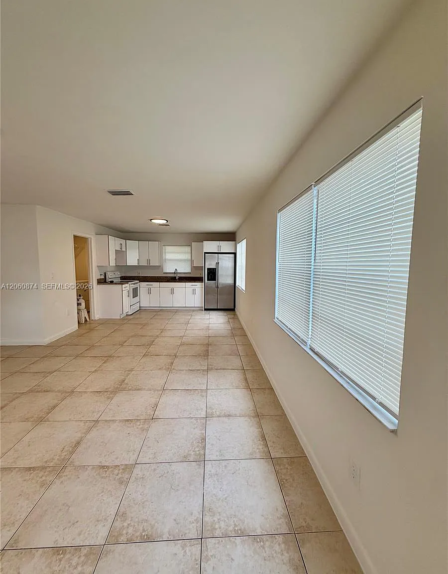Broward Gardens — Photo 4