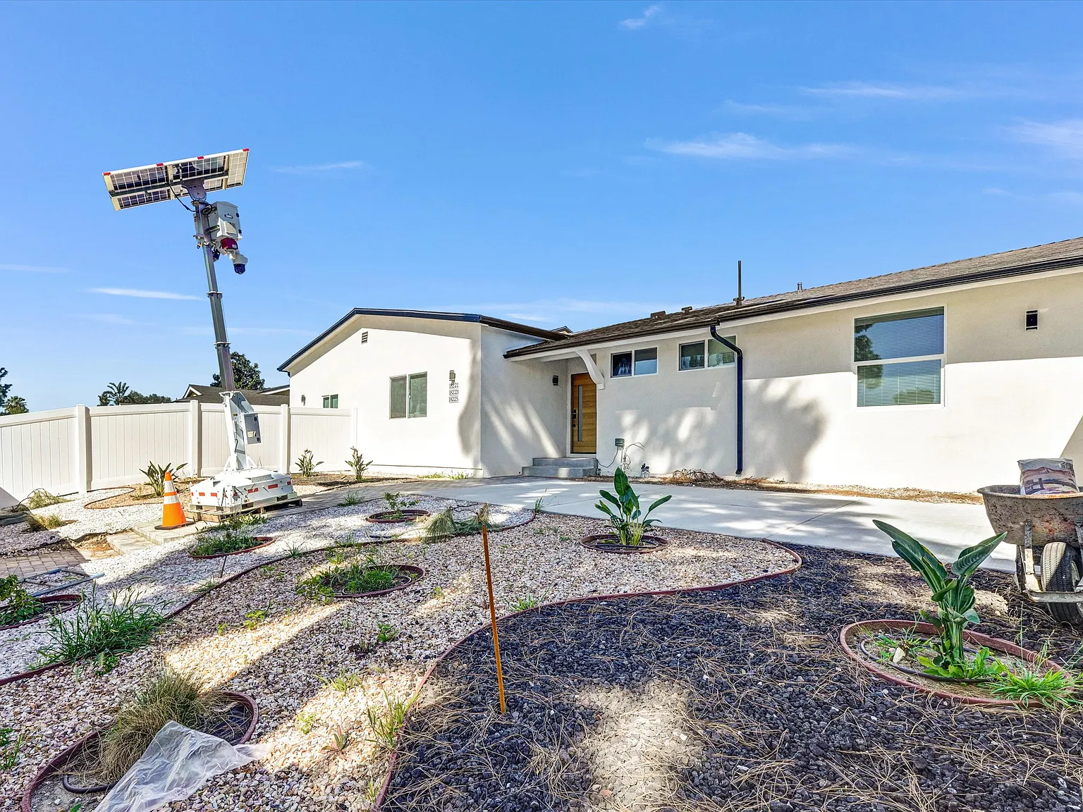 4 bed, 1880 sqft, $4,500 — Photo 3