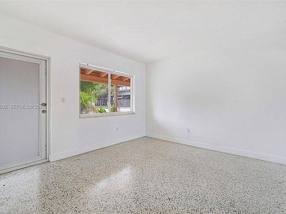 5th image of 1202 NW 34th St Unit 1200