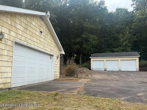 3rd image of 163 Old State Rd