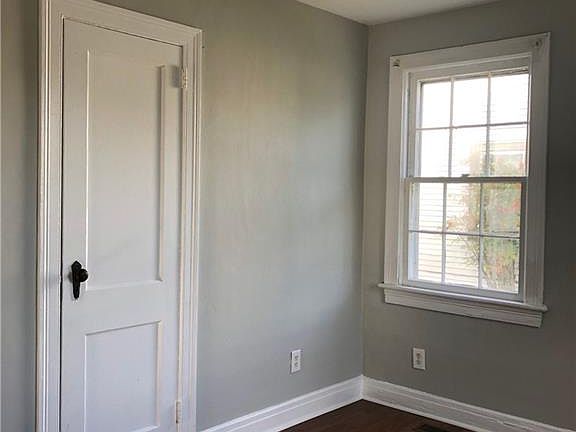 5th image of 20 W Southampton Ave