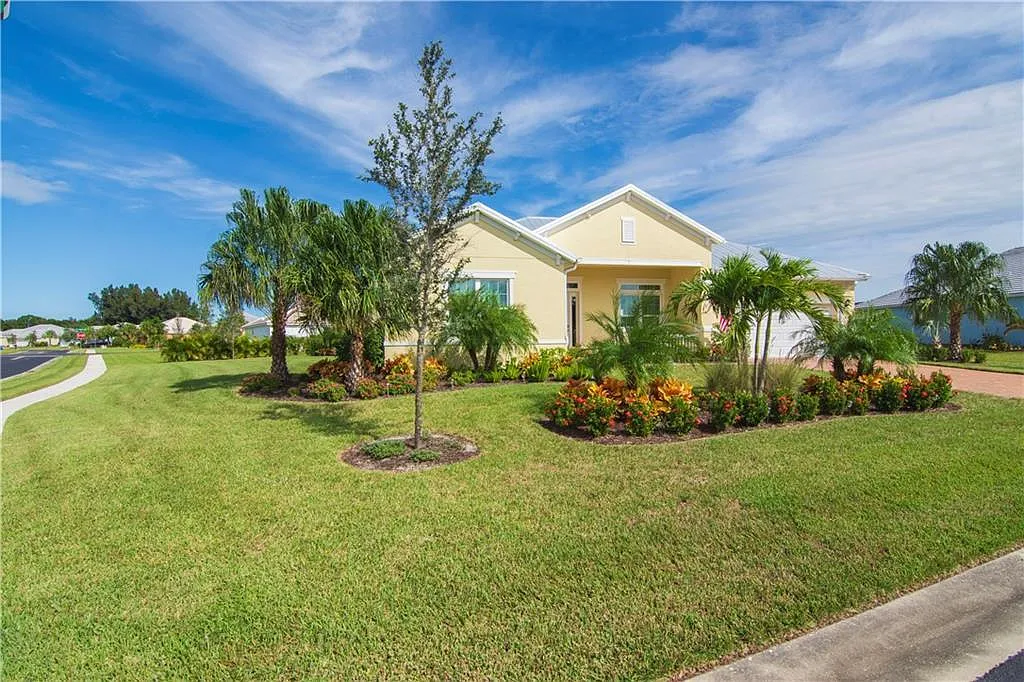 6400 Nevis Ct — Photo 2
