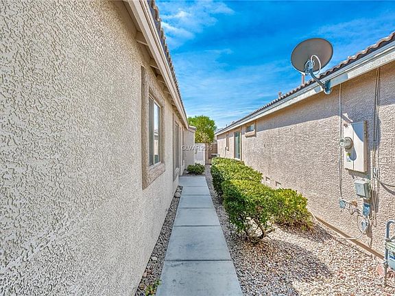 3rd image of 4851 Nardini Ave
