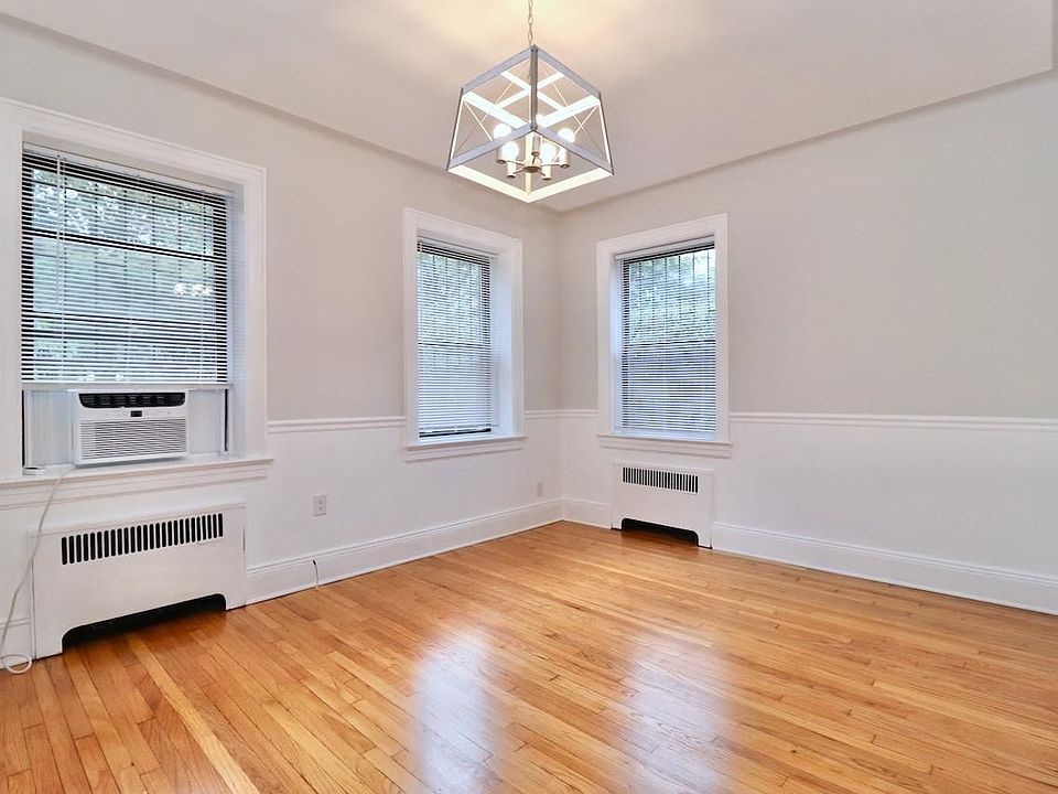 1st image of 457 Jersey Ave APT 1F
