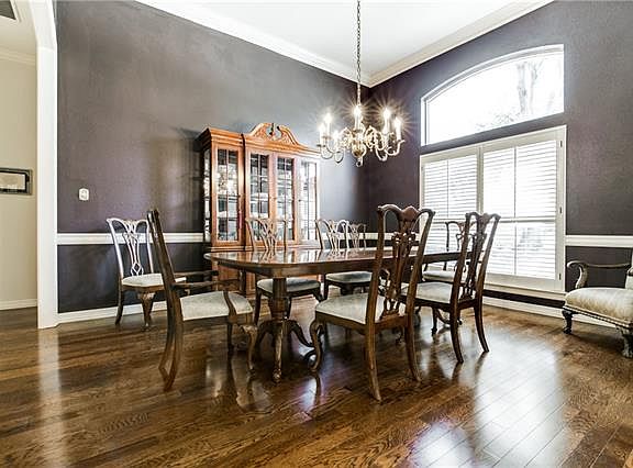 4th image of 208 Long Canyon Ct