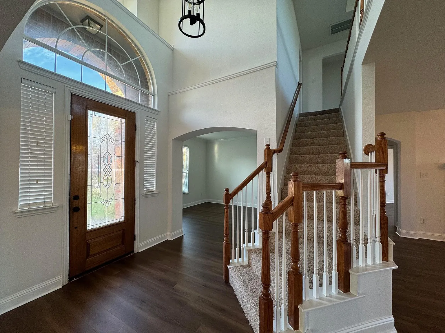 5 bed, 3.5 bath, 3131 sqft, $2,995 — Photo 3