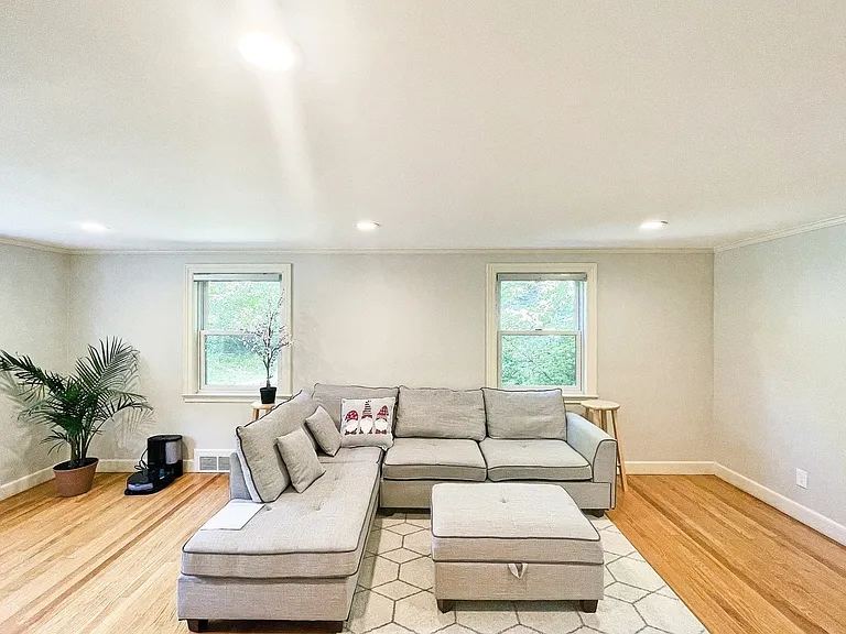 37 Emerson Rd — Photo 6