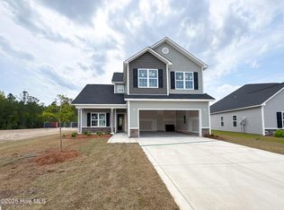 479 Pebble Shore Dr, Sneads Ferry, NC 28460