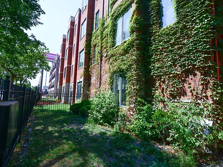 2334 W Harrison St #4 — Photo 1