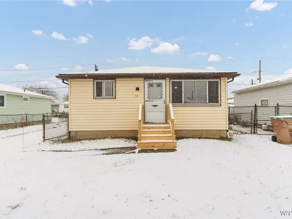 32 Basswood Dr, Cheektowaga, NY 14227