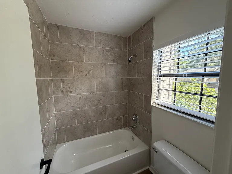 5424 SW 4th Pl — Photo 16