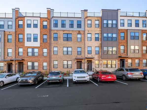 820 Wesley Ln #B, Charlottesville, VA 22911