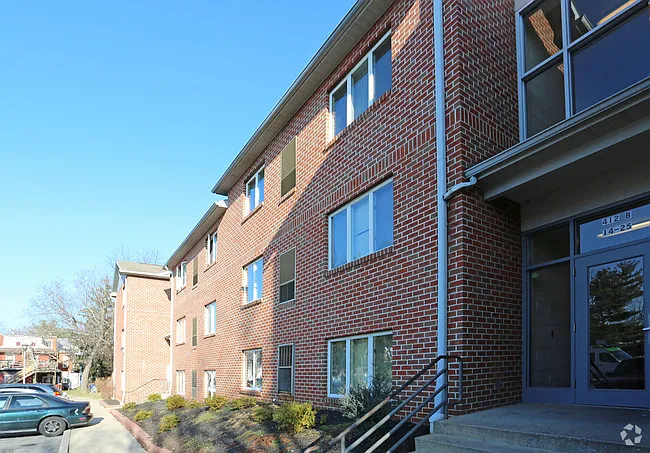 Westerleigh Apartments 2nd Entrance - 412B W South St #23