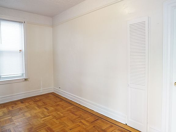 5th image of 3424 Irwin Ave APT 1