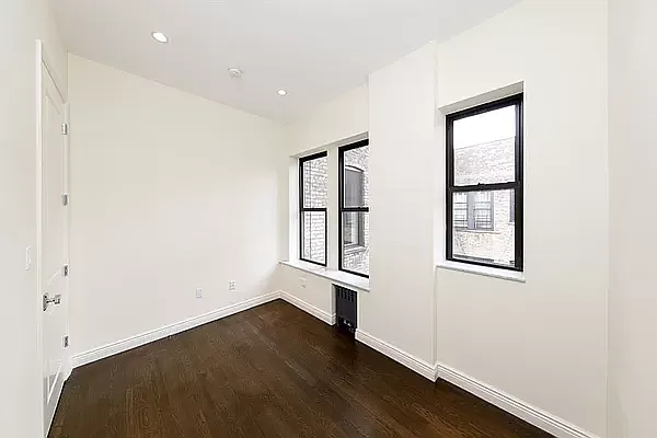 Rented by Avenues Real Estate | media 21