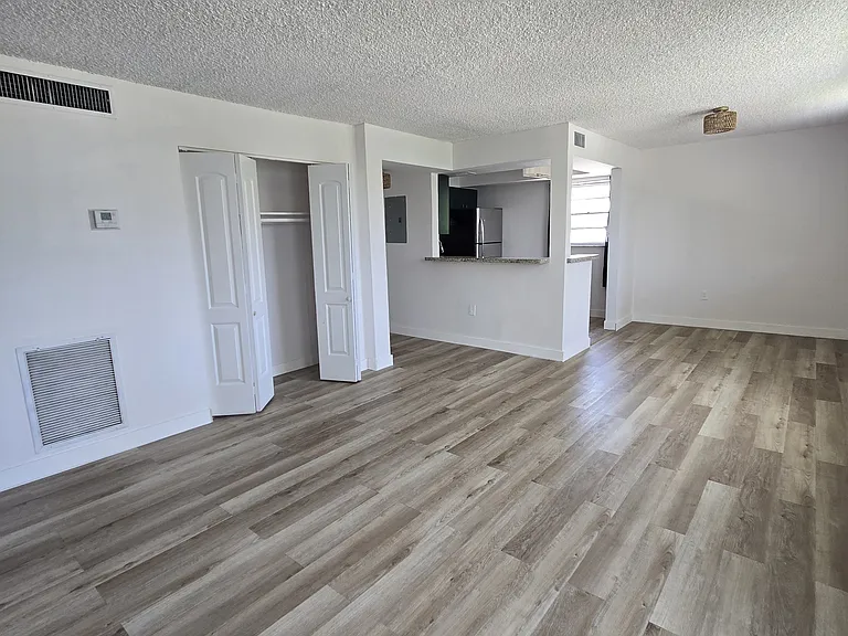 7900 Tatum Waterway Dr #201 — Photo 8