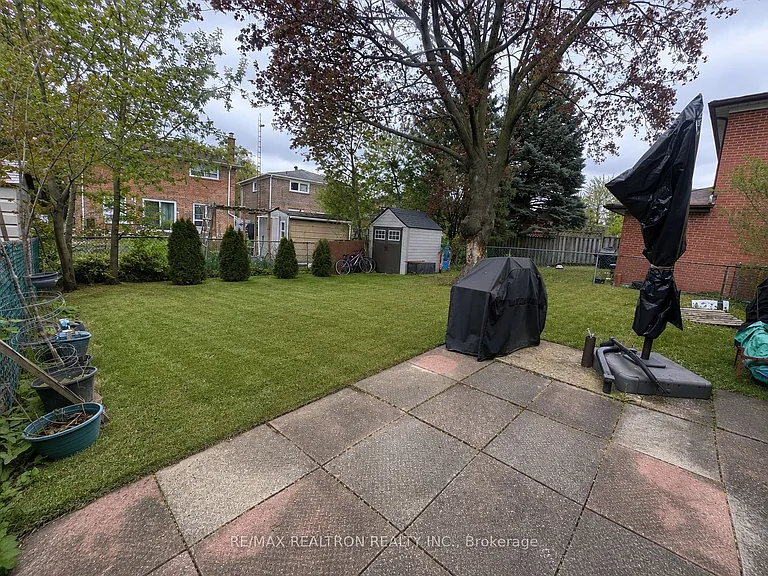 7 Fontainbleau Dr #B — Photo 9