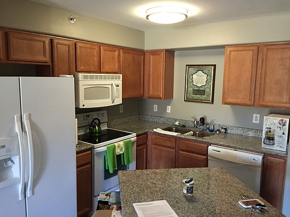 3rd image of 1001 S Church St Unit 404