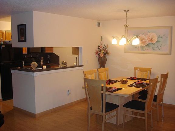 Beautiful 2nd Floor, 2 Bedroom, 2 Full Bath end un