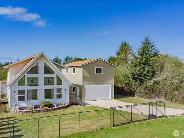 555 Ensign Avenue NW, Ocean Shores, WA 98569