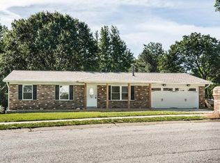 18 Olde Forge Dr, Saint Charles, MO 63301