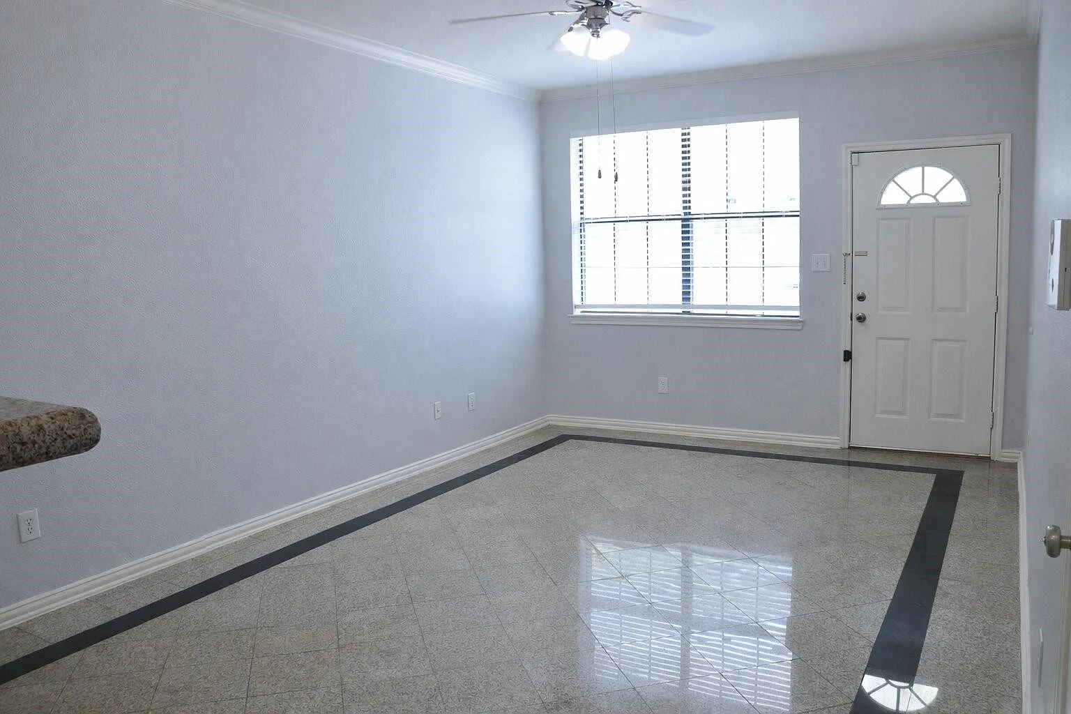 2 bed, 1.5 bath, 1062 sqft, $1,650 — Photo 4