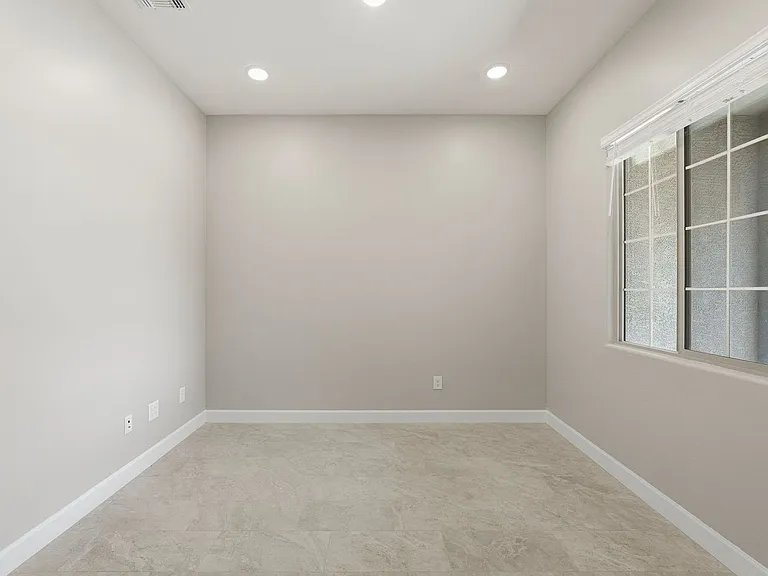 293 E Jasper Ct — Photo 22