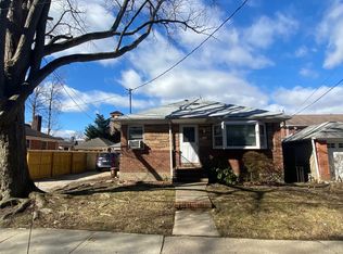 714 162nd St, Whitestone, NY 11357