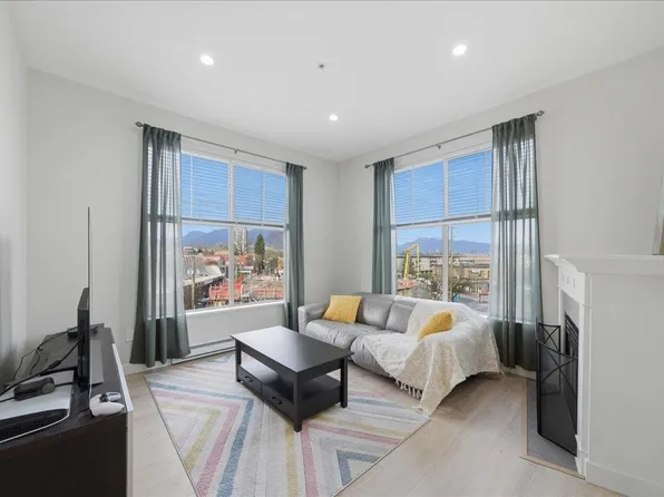 2478 Shaughnessy St #410, Pt Coquitlam, BC V3C 0A1