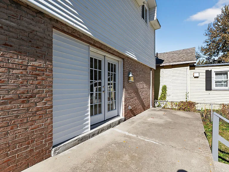 281 Parker Ave — Photo 24