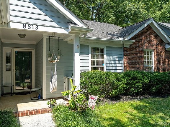 3rd image of 8813 Cypress Forest Dr