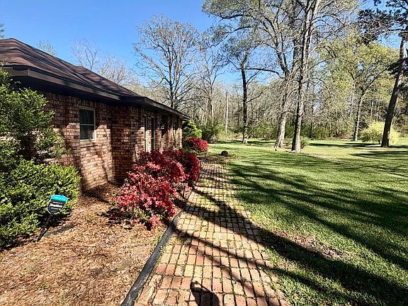 3rd image of 139 Ross Rd