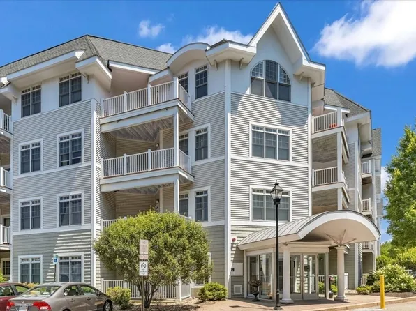 614 Pond St Unit 1303, Braintree, MA 02184