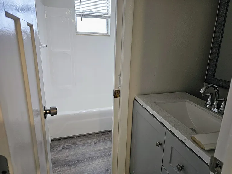 329 N Columbine St #C — Photo 6