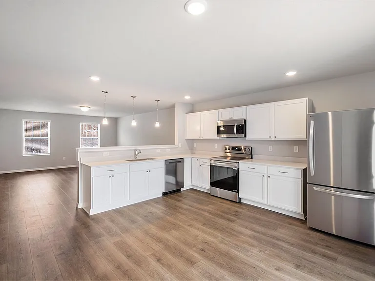 120 Iris Ct — Photo 4