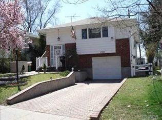 1378 Pt Washington Blvd, Port Washington, NY 11050