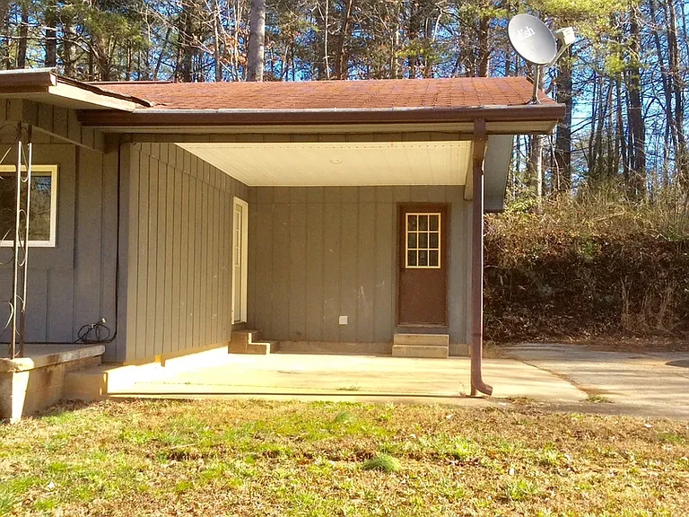 327 Wade Decker Rd — Photo 2
