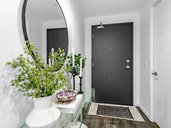 7 Smith Cres #519, Toronto, ON M8Z 0G3