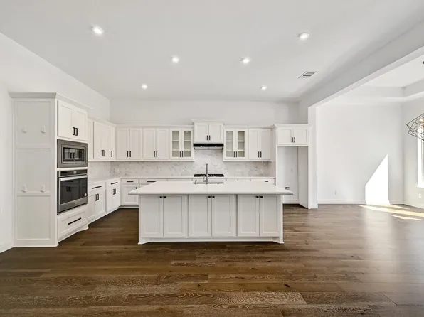 2124 Bel Paese Bnd, Leander, TX 78641