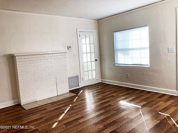 4th image of 1211 W 9th St
