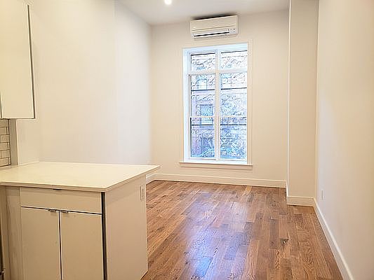 3rd image of 355 W 122nd St #2