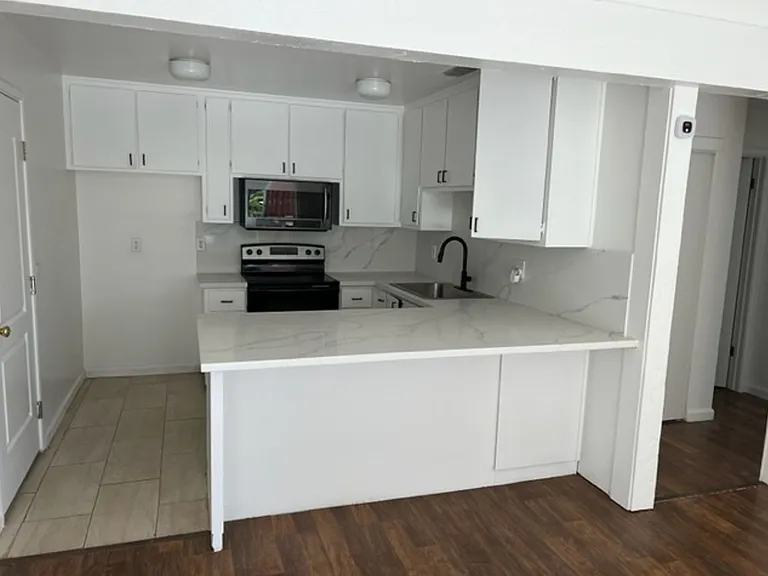 10960 Hirschfeld Way — Photo 2