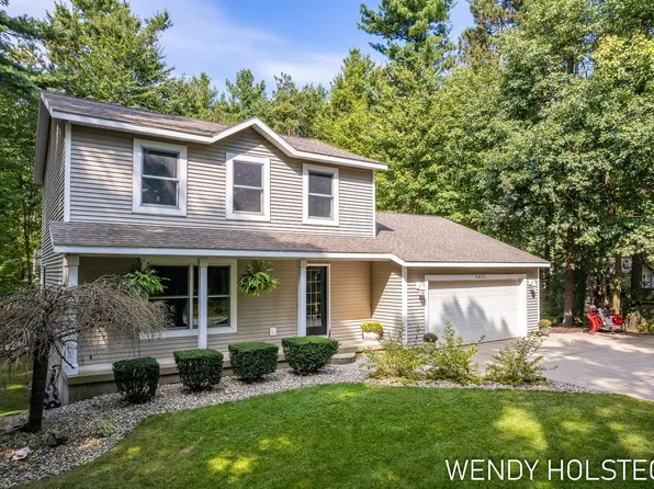 9821 96th Ave, Zeeland, MI 49464
