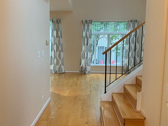 4th image of 1035 Hinswood Dr