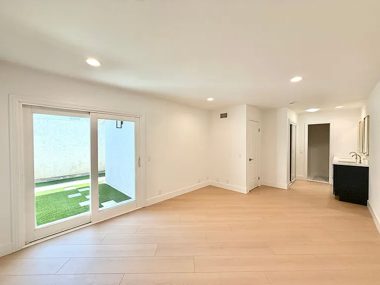 21676 Superior Ln — Photo 28