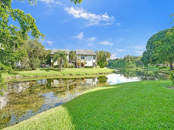 4th image of 2645 N Carambola Circle #1731
